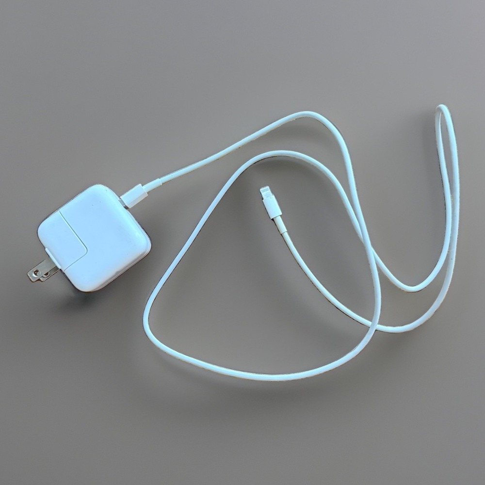 OEM Apple 12W Wall Charger And 1M Lightning to USB Cable iPad's & iPhone Genuine